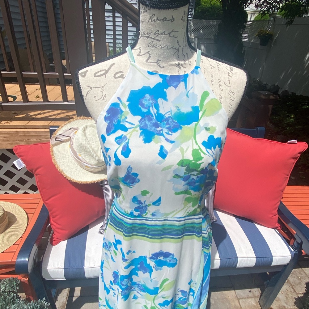 Dress - Picture 3 of 5